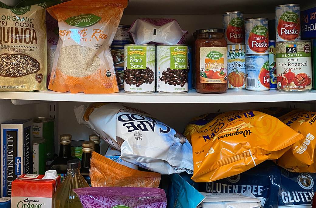 3 to 4 Weeks Before: Plan and Declutter