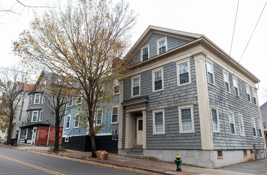 How Do Kitchen Remodeling Costs Vary by Rhode Island Location?